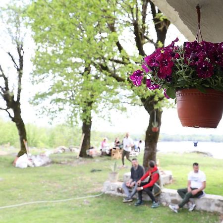 Lake House 'Vilin Konak' Nikšić Bagian luar foto