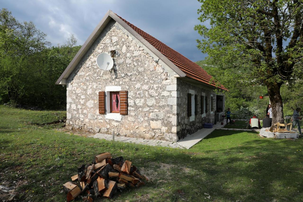 Lake House 'Vilin Konak' Nikšić Bagian luar foto