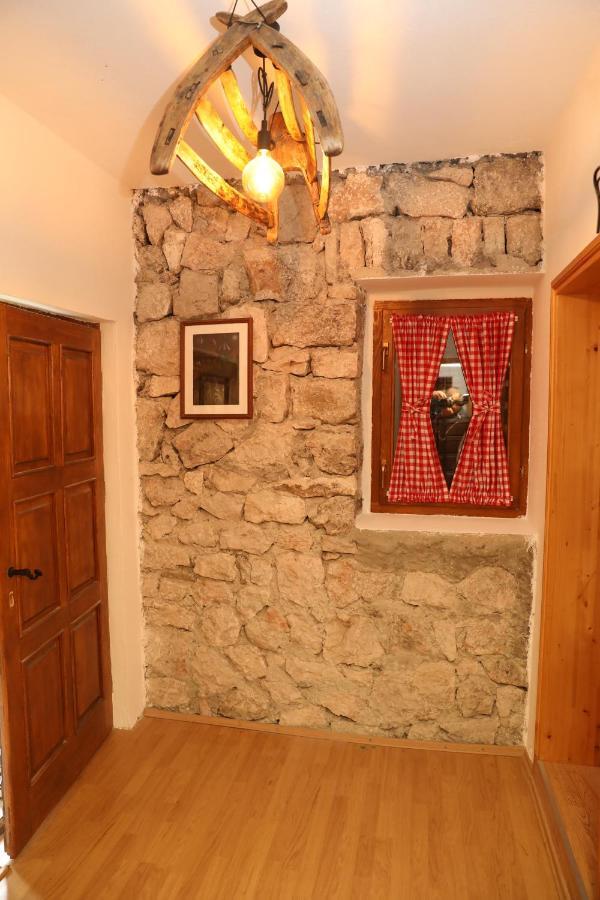 Lake House 'Vilin Konak' Nikšić Bagian luar foto