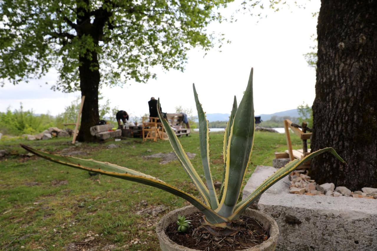 Lake House 'Vilin Konak' Nikšić Bagian luar foto