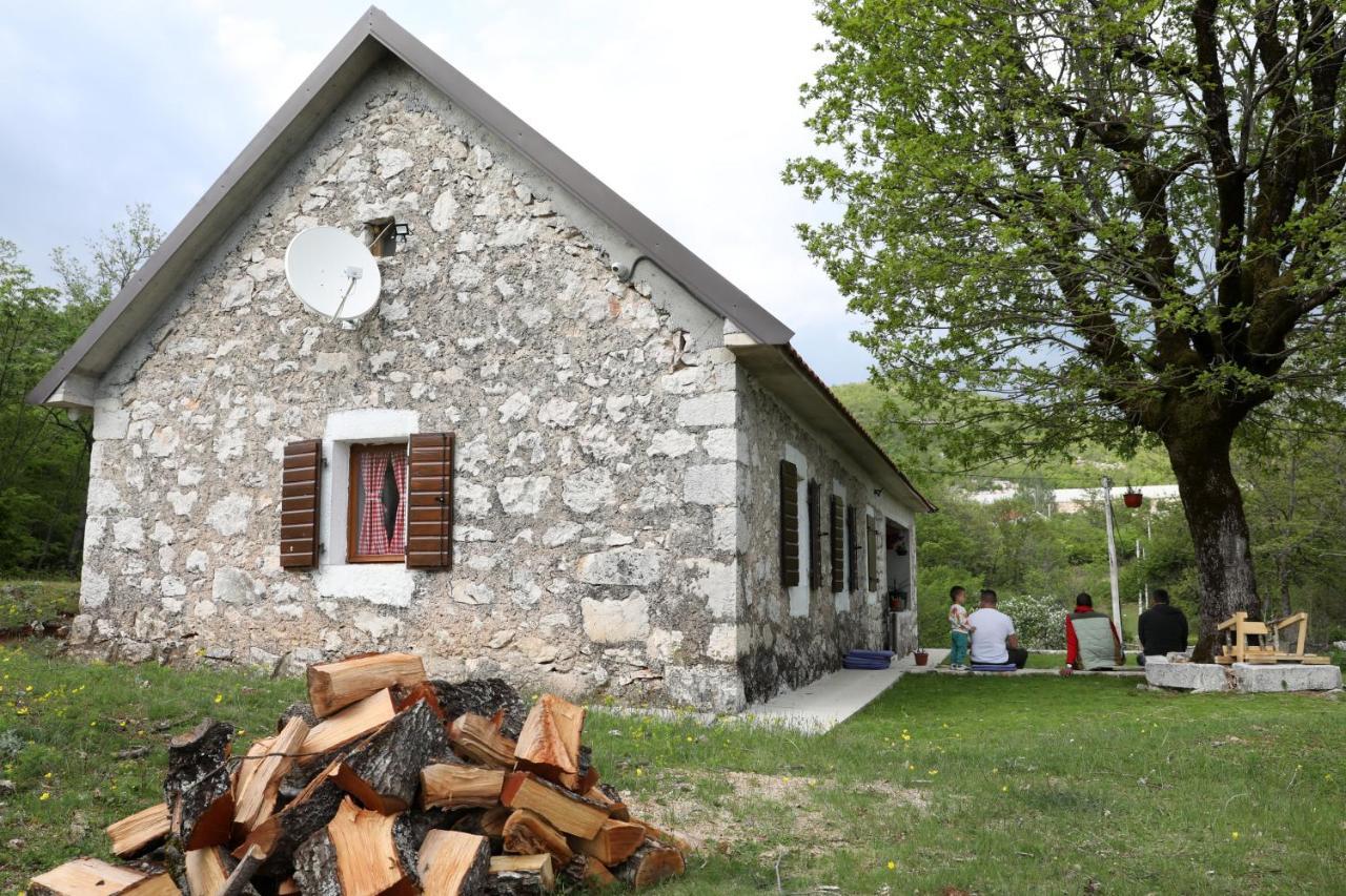 Lake House 'Vilin Konak' Nikšić Bagian luar foto