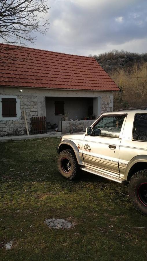 Lake House 'Vilin Konak' Nikšić Bagian luar foto