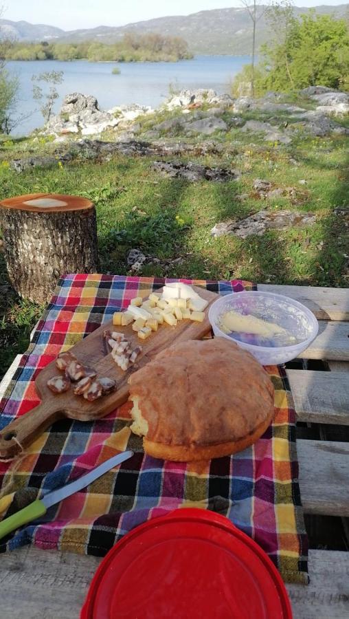 Lake House 'Vilin Konak' Nikšić Bagian luar foto